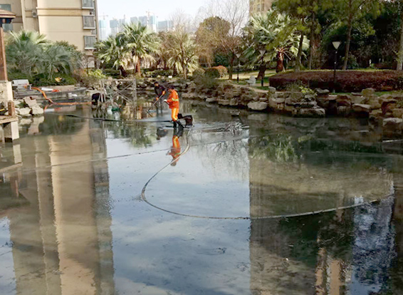 广宗景观池淤泥清理