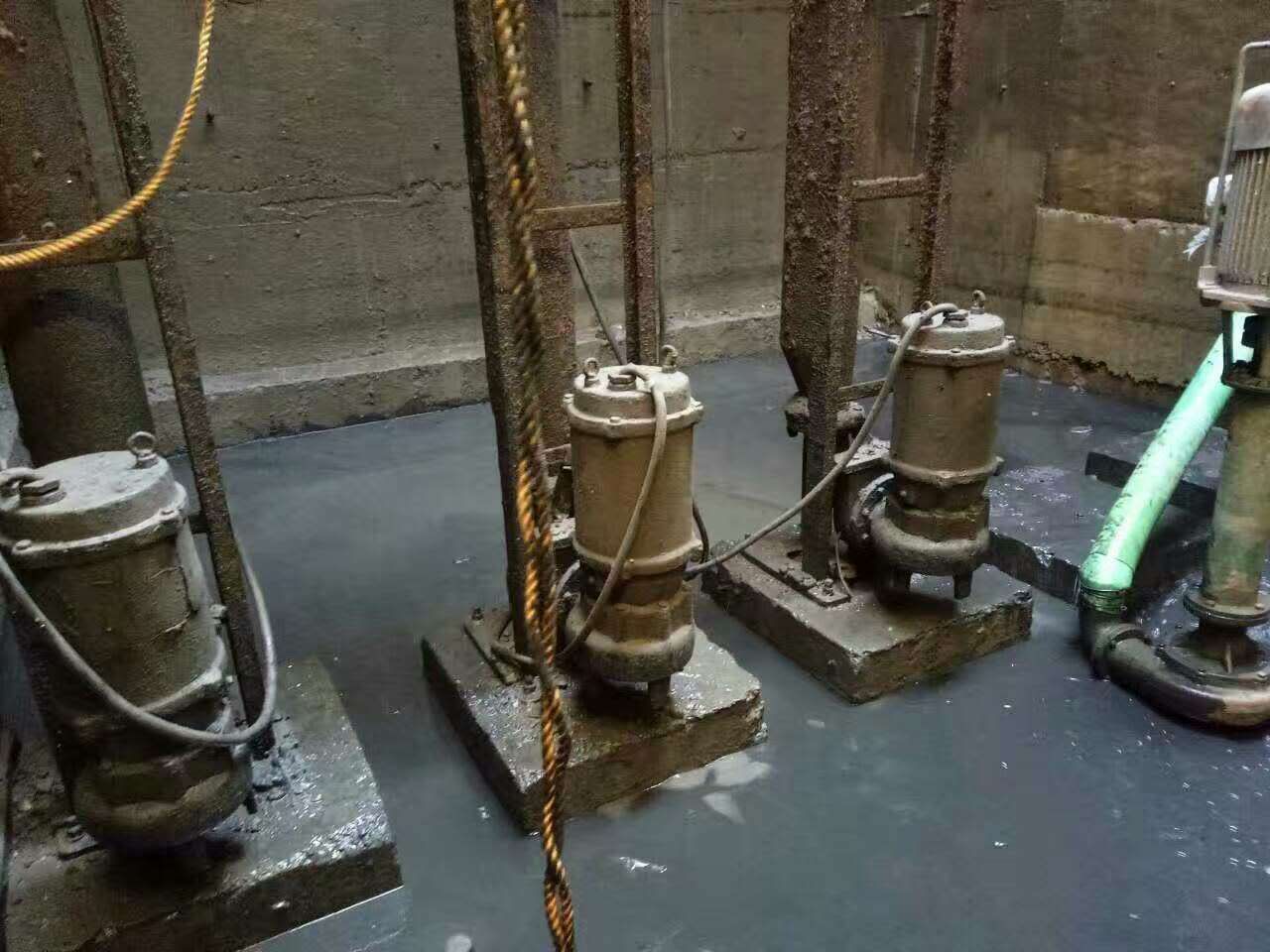 广宗污水池清理